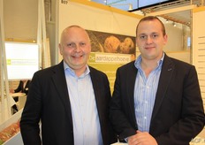 Vader en zoon Nemegheer van de Aardappelhoeve, zoals altijd vrolijk.