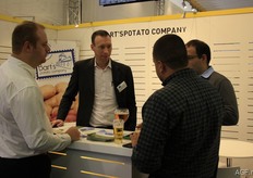 Jurgen Duthoo van Bart's Potato Company (midden).