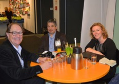 Dick Pijpers, Rick Butler van Agility Produce Group en Colinda van Hemert van de Primeur