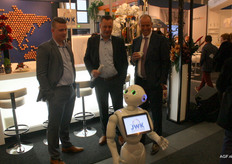 Wiskerke had veel publiek, maar was het nou om de uien of de robot?