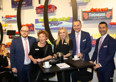 Luca Iorio, Loes Faessen, Miglena Marinova, Theo Tielen en Davide Lanotte van Italie-specialist Fris-Co. Zat Theo nou al zo vroeg aan de wijn?