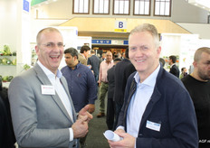 Onderonsje Pieter de Ruijter (4Fruit) en Willem Nowee (Varekamp Coldstores)