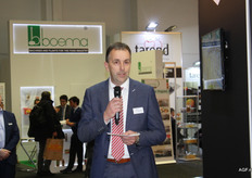 Ook John de Bat van Symach 'joins the club'