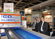 Ewin Bakker (rechts) was natuurlijk in zijn nopjes dat TOP Onions aan de slag ging met de optische uiensorteerlijn van JDC/Elisam