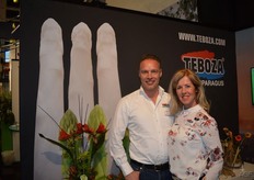 Will en Trudie Teeuwen. Teboza toonde het nieuwe assortiment, bestaande uit Spaanse handel en voor het eerst met verse Hollandse asperges op de beurs. Twee weken eerder geoogst dan vorig jaar door verwarmde kassen met onder en bovenwarmte.