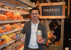Ruud Jonker van Harries Carrot Concept. Het bedrijf wil de wortel exclusiever met een duidelijke boodschap aan sporters. Dit doet het bedrijf door de introductie van de Power carrot. Bijgevoegd is een saus met extra eiwitten, dextrose en suikers. Met dit product wordt een extra snackmomentje gecreëerd.