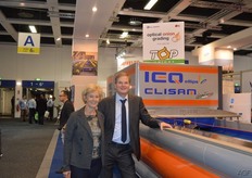 Maud en Erwin Bakker zijn vereert met de opdracht voor levering van de optische sorteermachine bij TOP. In de VS werken al veel uienbedrijven met de machines van Ellips waarbij het gaat om hoge capaciteit en volumes.