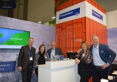Marco Vermet, Nicole Coens, Jack Kloosterboer, Monica Marijs en Willem Nowee van Kloosterboer. Zij staan op de beurs voor de promotie van Coolport. Coolport is de multimodale terminal in de Eemshaven van Rotterdam. Medio mei kunnen op deze locatie 400.000 pallets opgeslagen en afgehandeld worden.