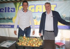 John en Rinus van den Berge van Delta Gigant. Jaarlijks voorzien ze de bezoekers van de uiendag van mosselen