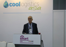 Jasper den Besten van HAS hield een presentatie over vertical farming, een hot topic in Azië