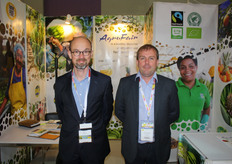 "Hans-Willem van der Waal en Geert Demeyere van AgroFair. Sinds dit jaar werkt AgroFair met bananen uit Nicaragua. Vanuit China is er nog niet al te veel interesse in Fairtrade-bananen, maar wel vanuit andere Aziatische markten, zoals Japan. "Fytosanitair zijn er wel belemmeringen, maar niet zo groot, dat we ze niet op kunnen lossen."