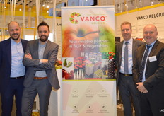 Diederik Bogaert, Olivier D’Haenens, Peter van Veen en Frank Van Colenberghe van Vanco. Onder het eigen merk Colora worden o.a. de hoofdproducten aangeboden. Dit zijn; Conference, aardbeien, prei en tomaten. Colora staat voor goede kwaliteit tegen een goede prijs. De groei zit in de snackgroenten met o.a. een breed aanbod aan snacktomaatjes.