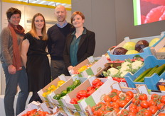 Vanessa Ringler, Thaïs Mees, Alexander Dewispelaere en Nele Van Avermaet. van VLAM. Alexander is de nieuwe promotions manager voor Vlam in de sectoren AGF, vlees, zuivel en vis.