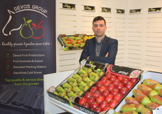 Dies Vanrijsselberghe van Devos Group met de bekende combinatie van paarden en hardfruit