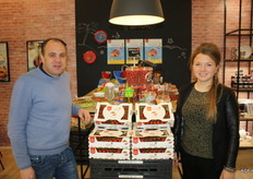 Den Berk Délice in de stand van Coöperatie Hoogstraten. Paul van den Mierop en Loes van der Velden proberen met concepten supermarkten te triggeren