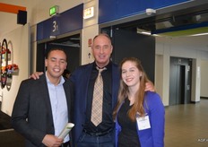 Jeffrey Koster en John van Duijvenbode van Junior Fruit met Rebekka Boekhout van AGF.nl