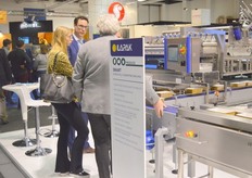 Mark van der Kamp van Sarco Packaging druk in gesprek met geïnteresseerden in de ILAPAK stand