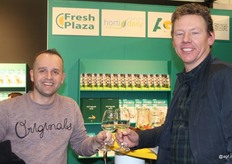 Jasper van Roon van schoolfruit.nl en Erik van Drogenbroek, één van de leveranciers van Schoolfruit