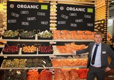 Arjan Freriks van Hagranop, dat inmiddels een flink bio- vollegrondsgroente-assortiment tot haar beschikking heeft