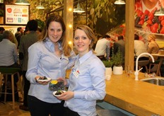 Wieteke van Kats en Wendy van der Meer van Driscoll's. Focus ligt dit jaar op de blauwebessen- en bramenpromotie