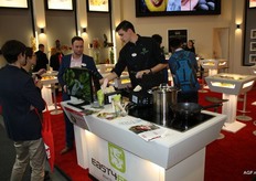 In de stand ook aandacht voor East4Fresh - Color2Food. In samenwerking met Edeka ontwikkelde het bedrijf de Wasabi Gift box. De noviteit was genomineerd voor de Fruit Logistica Innovation Award 2018.