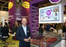 Jan-Willem Verloop van Nature's Pride dat een nieuwe 300 grams verpakking voor bessen introduceerde met een makkelijke opening