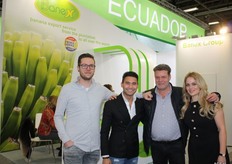 Klaas Tiggelaar zit tegenwoordig met zijn familie in de bananenbusiness. Vlnr: Marko, Lorenzo, Klaas en Inge.