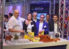 Herman den Blijker, Melissa Bontekoe, Wim van Krieken, Michel de Winter, Rene Zwinkels & Cees Kortekaas. http://www.agf.nl/artikel/169369/Herrie-op-de-beurs- Herman-den-Blijker-kookt-met-tomaten
