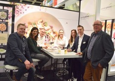 Bij M.J. Pronk zoeken ze nieuwe collega's dus kwamen Bernhard en Peter Slot eens kijken of er iemand bij Van der Plas Sprouts geïnteresseerd was ;)