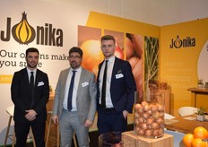 Giovanni Zizzi, Jose en Matthias Nieuwenhuijse van uienexporteur Jonika.