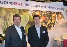 Victor Monster en Glenn Groenewegen van Liquidseal. Sinds september 2017 voldoet Liquidseal aan alle Europese richtlijnen. Het product wordt gezien als een verpakking. Het principe is dat het een vloeibare verpakking is die het product beschermd en zorgt voor een langere houdbaarheid. Groenten en fruit met een niet eetbare schil gaat door een bad met Liquid Seal, zo wordt er een beschermende laag op het product aangebracht.