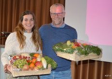Marianne Chapelier en Jeroen van Driel van Pieters Media die het jubileumnummer hebben gemaakt.