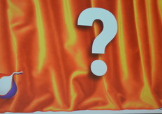 En dan zijn we nu toegekomen aan dat oranje kleed. Wat zou daar nou achter schuil gaan.