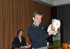 Zo trots als een pauw met de enige echte uientrofee. More than just a Rien.