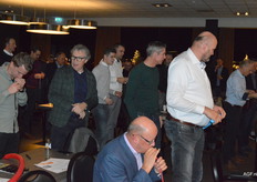 Kees van den Bosch is er maar even bij gaan zitten. Je wordt er nogal draaierig van op den duur.