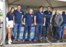 Hier met het hele team: Rhodé, Johnny, Luc, Frederic, Johan en Rinus