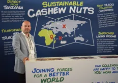 Paul van Kempen van noten en gedroogd fruit leverancier Foodtrend is trots op de duurzame cashewnoot keten.