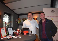Johan van Arkel van In2Value met Henk Huver van de gelijknamige AGF-speciaalzaak uit Emmeloord