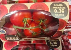 Op de tomatenverpakking staat hoeveel CO2 deze tomaten hebben gekost.
