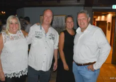 Han Daniels en zijn vrouw Corrie en Benny Michels van Chiquita met zijn echtgenote