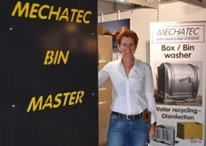 Sabine Gerards van Mechatec. Box handling systems: Wassen, vullen en legen van kisten.