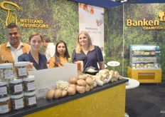 Stevie van Geest, Joicee Salverdor en Desiree Janssen van Banken Champignons en Westland Mushrooms.