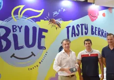 By Blue is in zachtfruit gespecialiseerd, met name de blauwe bes is corebusiness. Importen uit Zuid-Amerika, Noord-Afrika en Europese landen in bulk en verpakt. Horacio Ozer Ami, Miguel Muñoz en Teun Leenders.
