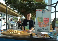 Emilio van Revo foods, een Oostenrijkse start up die het als eerste ter wereld is gelukt om vegan gerookte zalm en vegan gravlax te ontwikkelen.