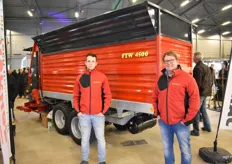 Vanuit het Friese Ferwert: Modo met Berry en kees Mollema, Zeelandtrac is dealer voor hun mestwagens in Zeeland