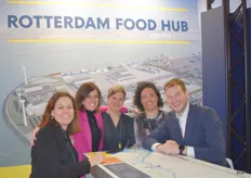 Karin van de Braak, Duna Uribe, Anne Saris, Irene Bennette en Tim van Kaam van Port of Rotterdam.