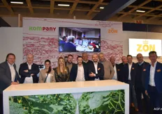 ZON en Kompany werken al samen met de verkoop van komkommers en herfsttomaten via de ZON-kok en deelden ook gezamenlijk de stand in Berlijn
