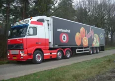 Volvo, C.Lips Transport + Aartsenfruit
