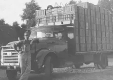 Daf Torpedo, Gemaakt bij “De Oude Ketting “ in Boxtel in het jaar 1959. Chauffeur is Frans van den Oord uit Ammerzoden van het gelijknamige bedrijf dat handelden in aardappelen.