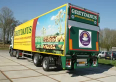 Nieuwe trailer van Greydanus - Heerenveen. Het is een Piek-gecertificeerde Heiwo trailer. Achterop de sticker van de nieuwe nationale aardappel-promotie.